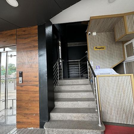 Amsher Suit Lulu Mall Road Hotel Kochi Kültér fotó