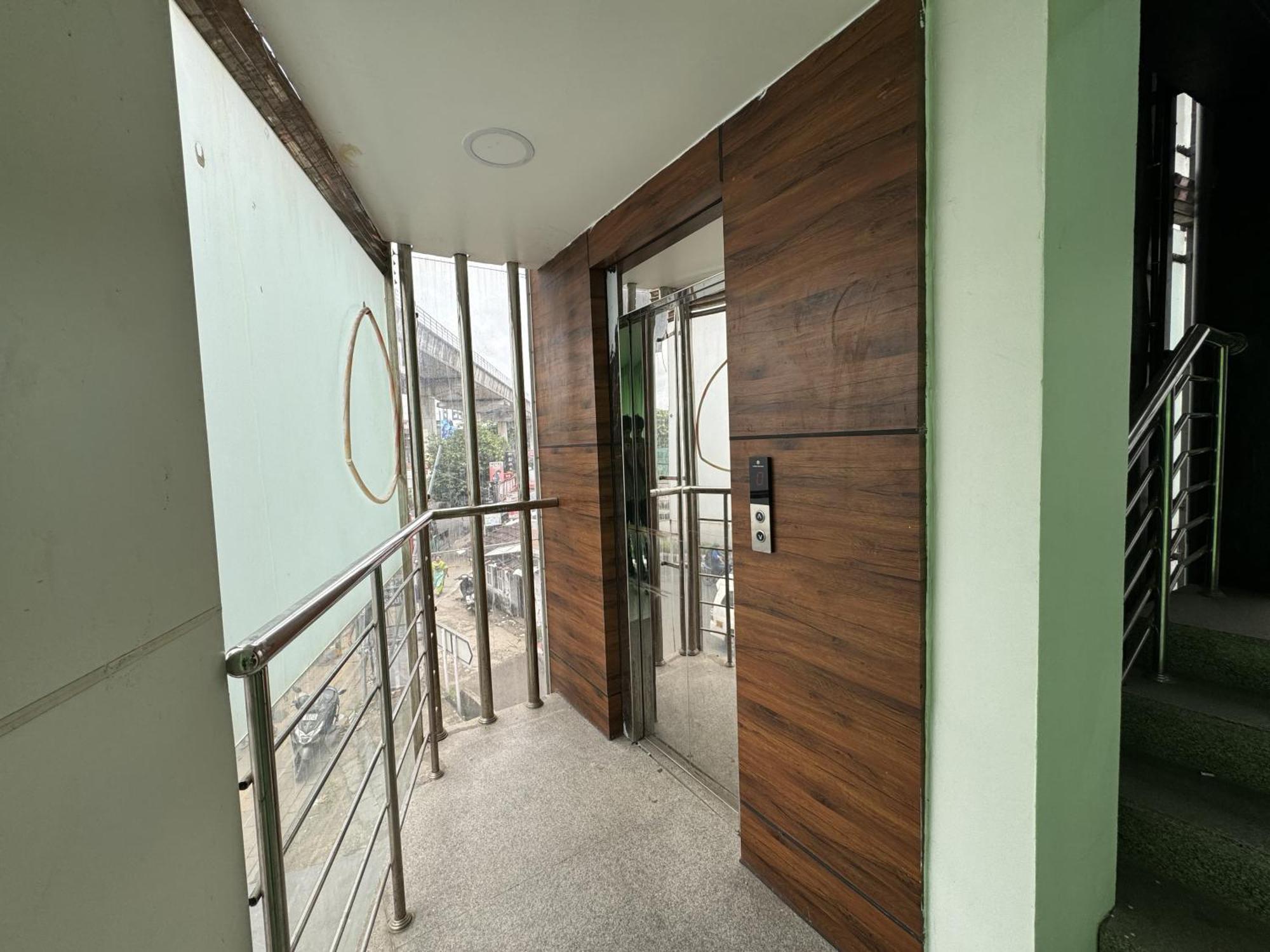 Amsher Suit Lulu Mall Road Hotel Kochi Kültér fotó