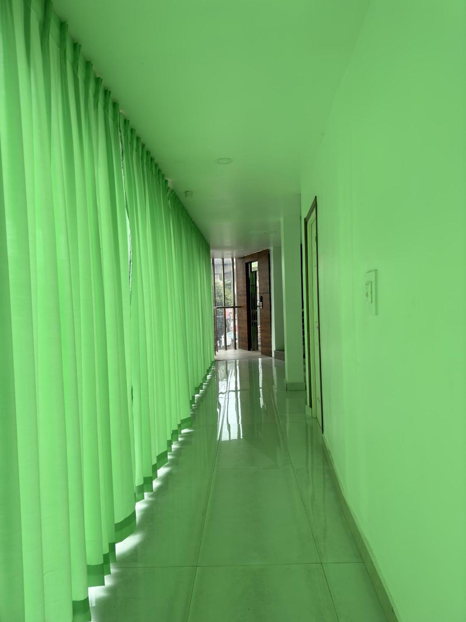 Amsher Suit Lulu Mall Road Hotel Kochi Kültér fotó